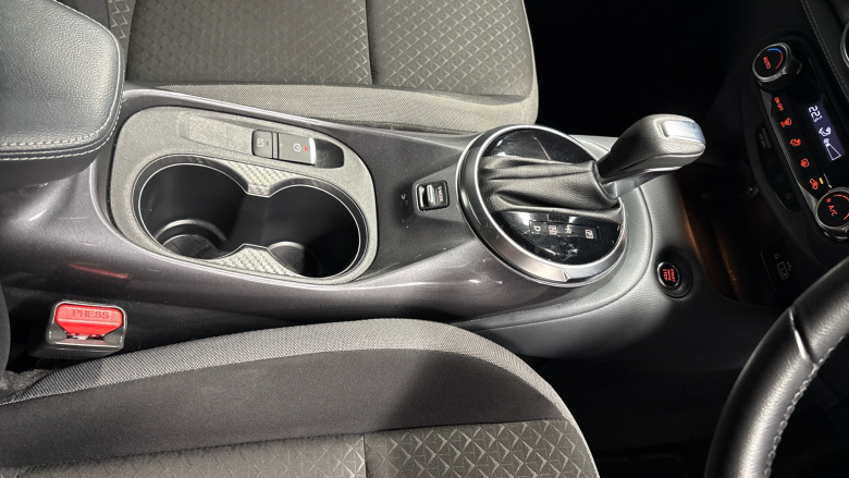 Nissan Juke 1.0 DiG-T 114 N-Connecta 5dr DCT Petrol Hatchback